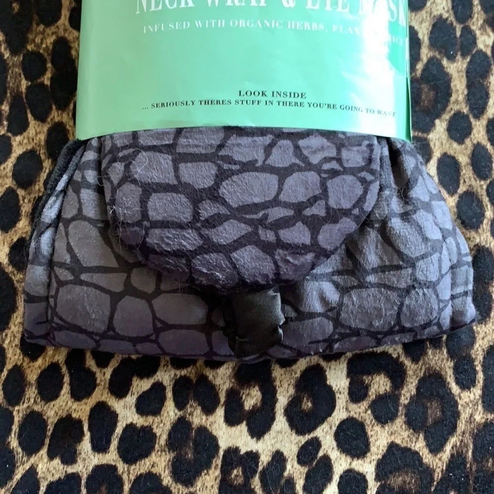 Brand New Praniva Aromatherapy Microwavable Neck Wrap & Weighted Eye Mask